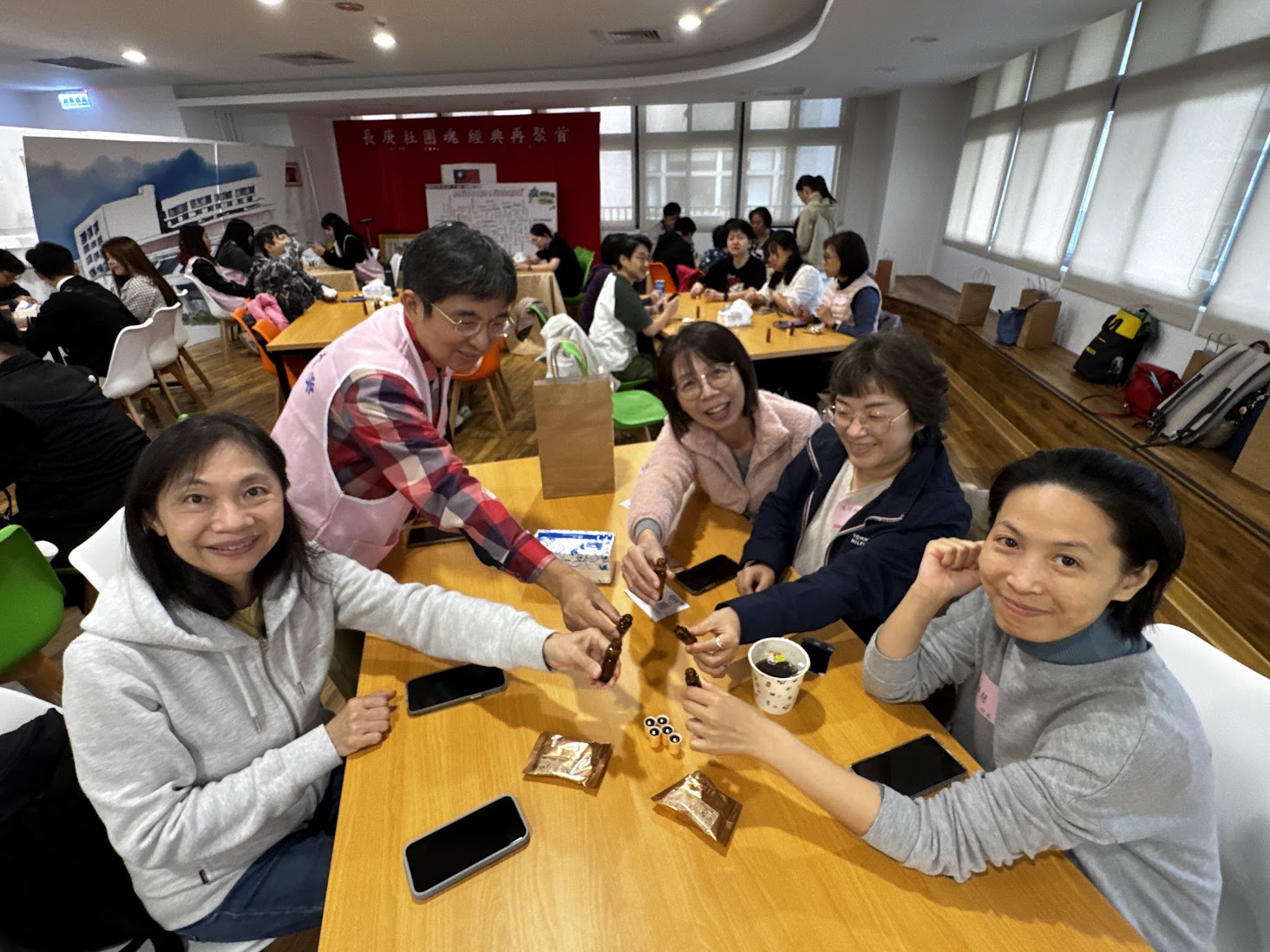 114年11月22日 歲歲常聚 情繫長庚 手作精油體驗